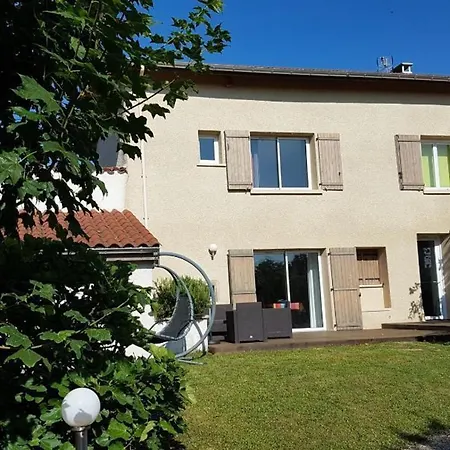Maison Cosy Avec Jardin Dans Les Monts Du Lyonnais - Fr-1-496-174 Landsted